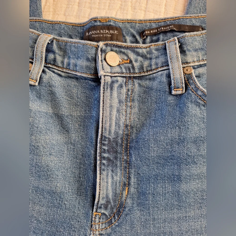 Banana Republic Distressed Blue Ankle Jeans - Picture 9 of 14